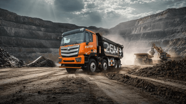 Camiones volquetes para minería de Tracto Camiones USA en operación